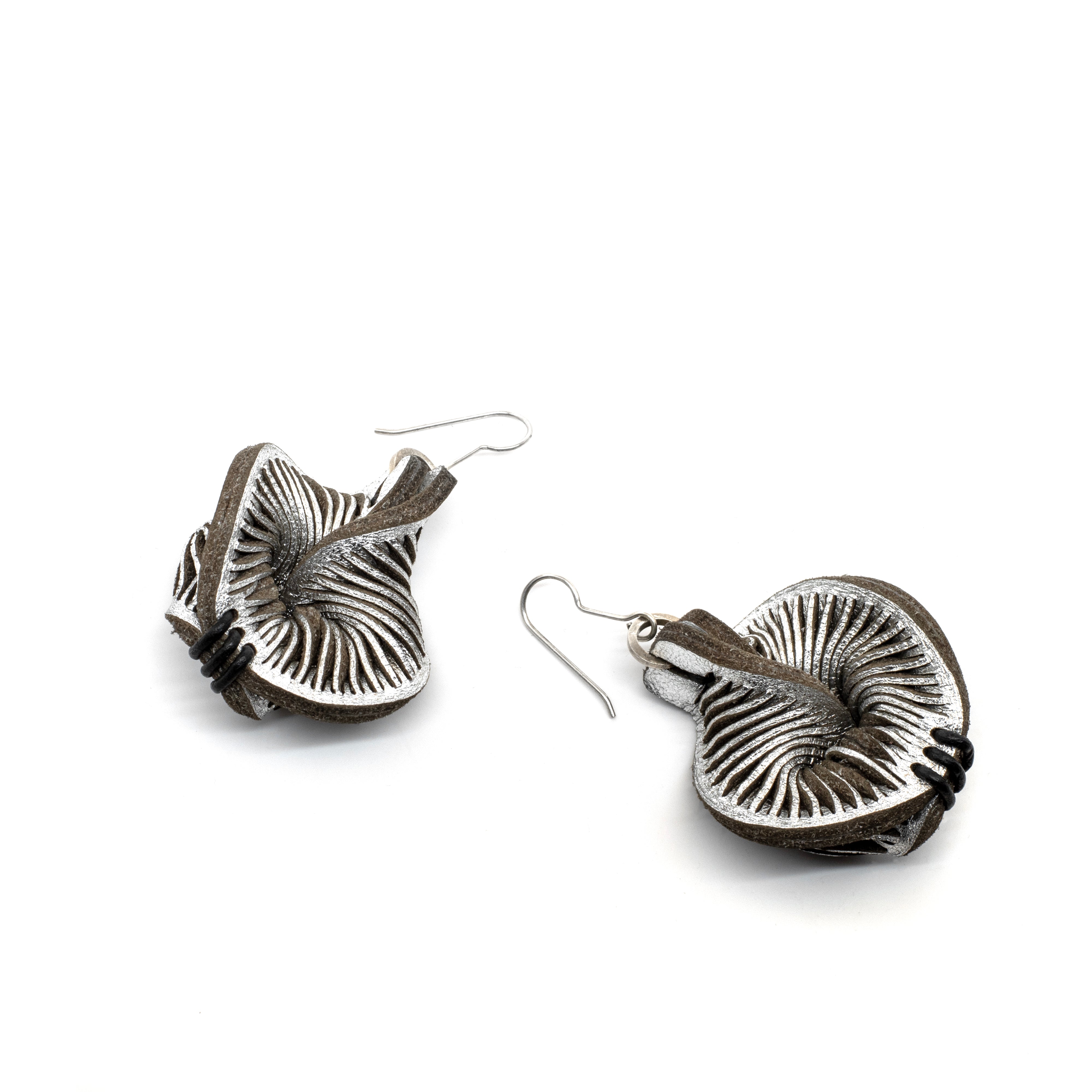 ★tnpさま専用★HOTOLI Earrings Horn FLAKE Oryx Horn Earrings – OROPOPO