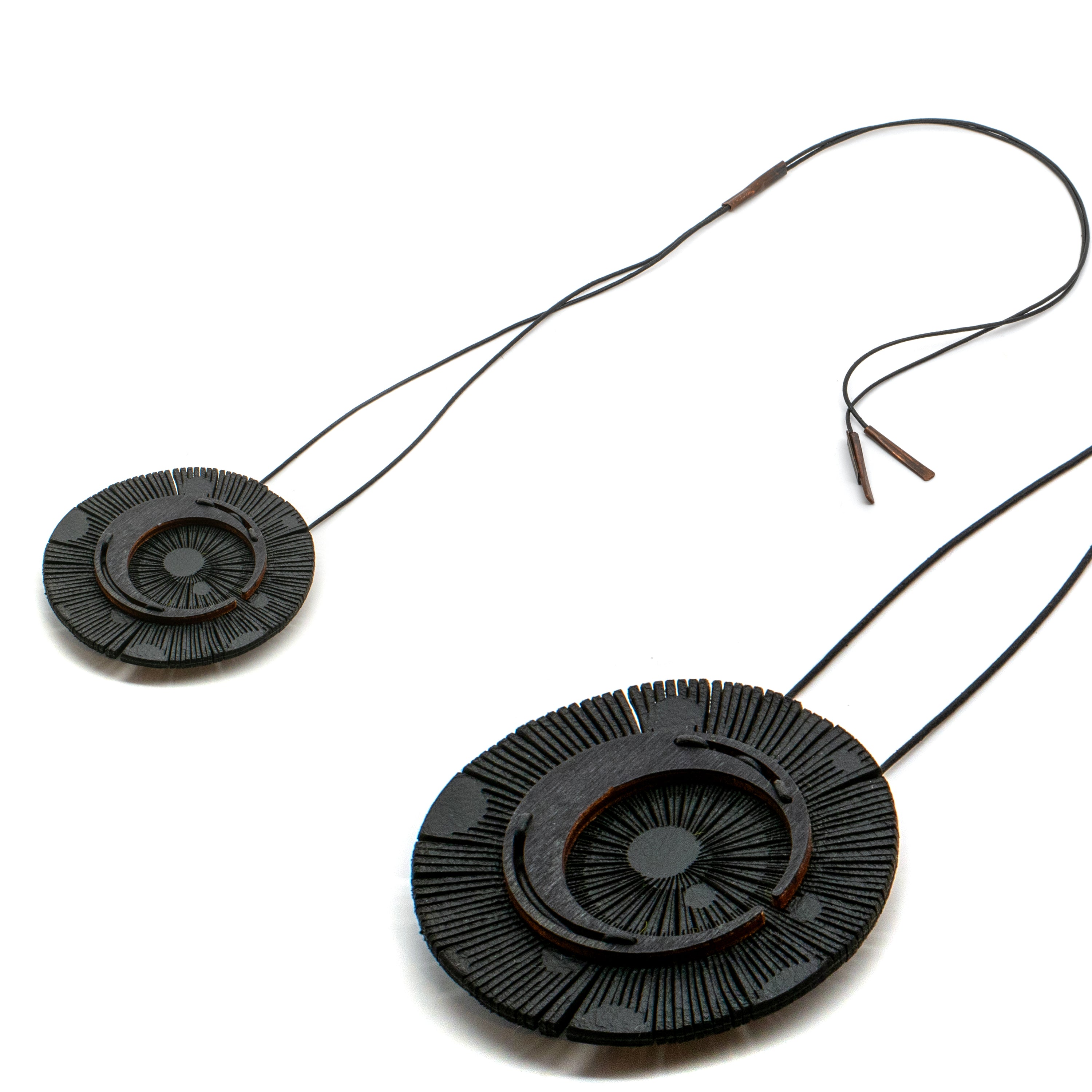 Mėnulis Necklace in Black