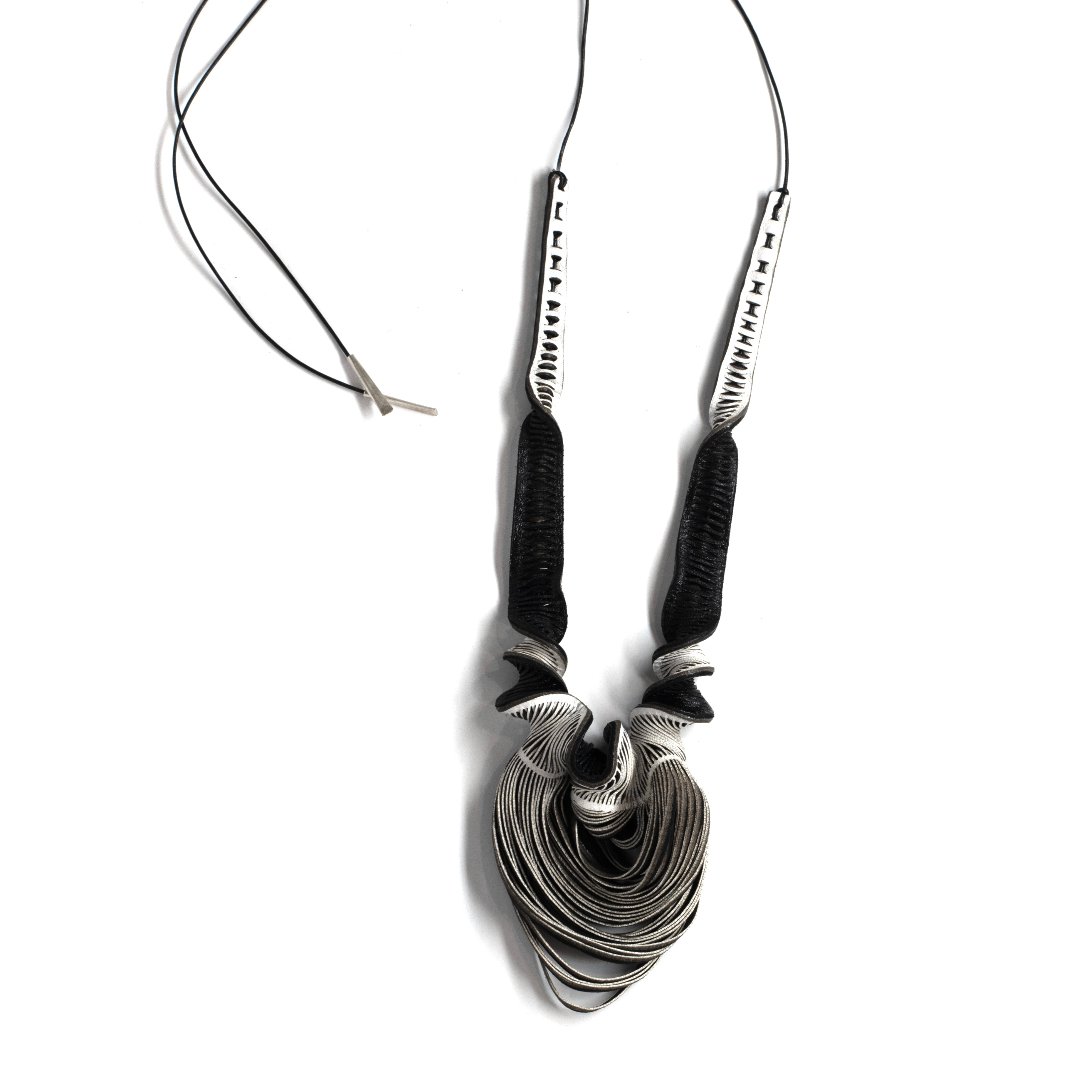 Oryx Horn White Sands Necklace – OROPOPO