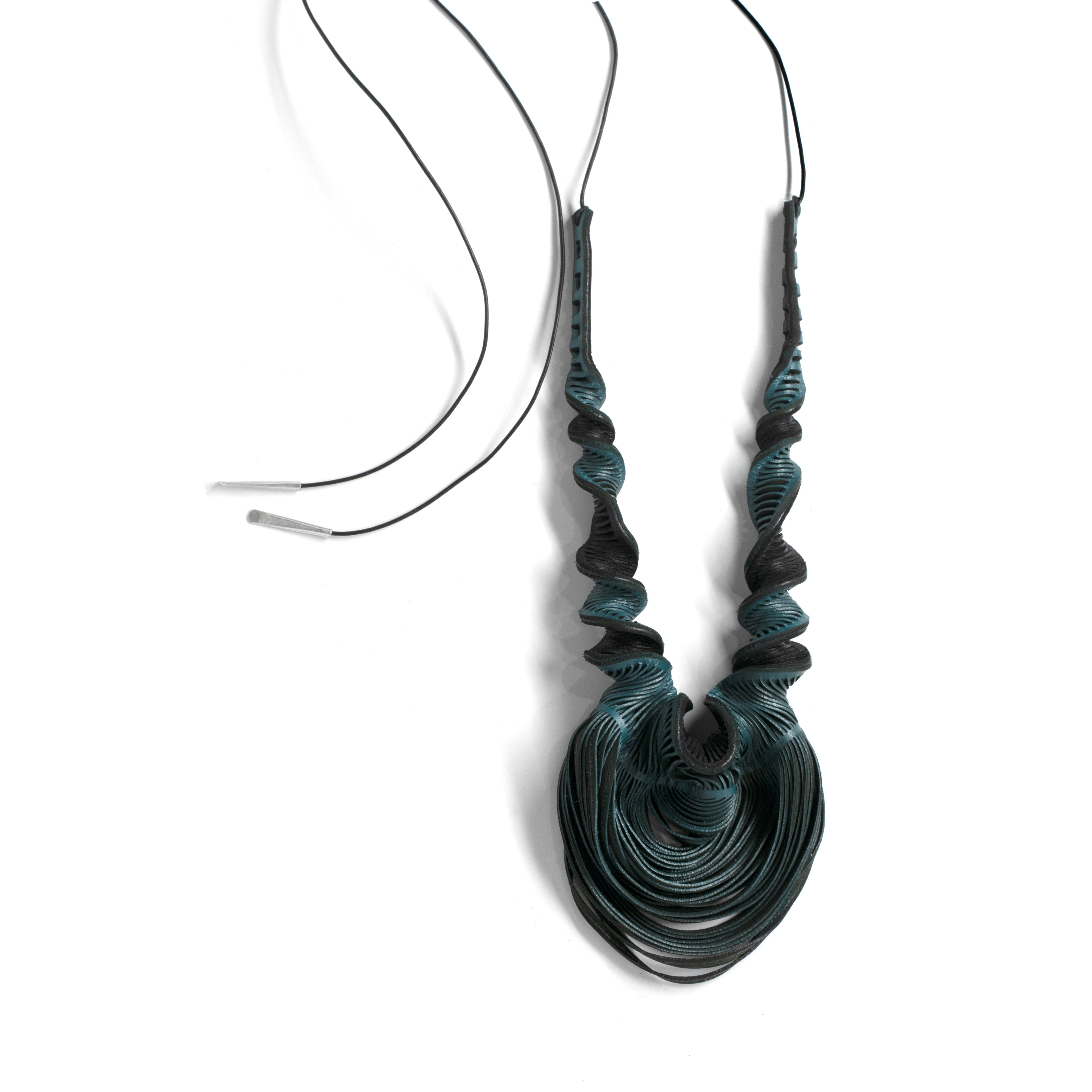 Oryx Horn White Sands Necklace – OROPOPO