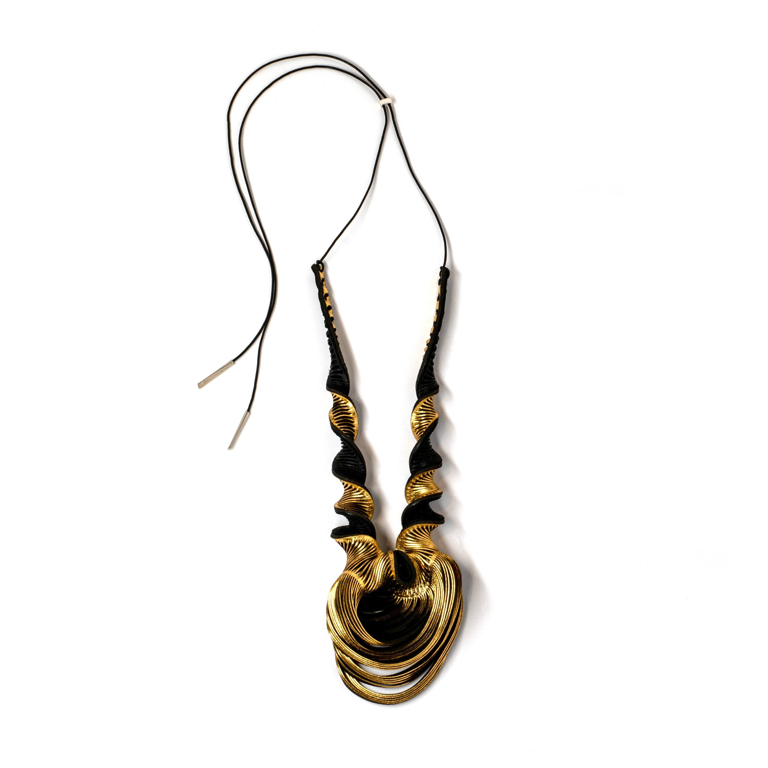 ★OY★HORN BEAD NECKLACE - BLACK★正規品/韓国直送料込/人気 Black Horn Pendant and Batik Bone African Trade Beads