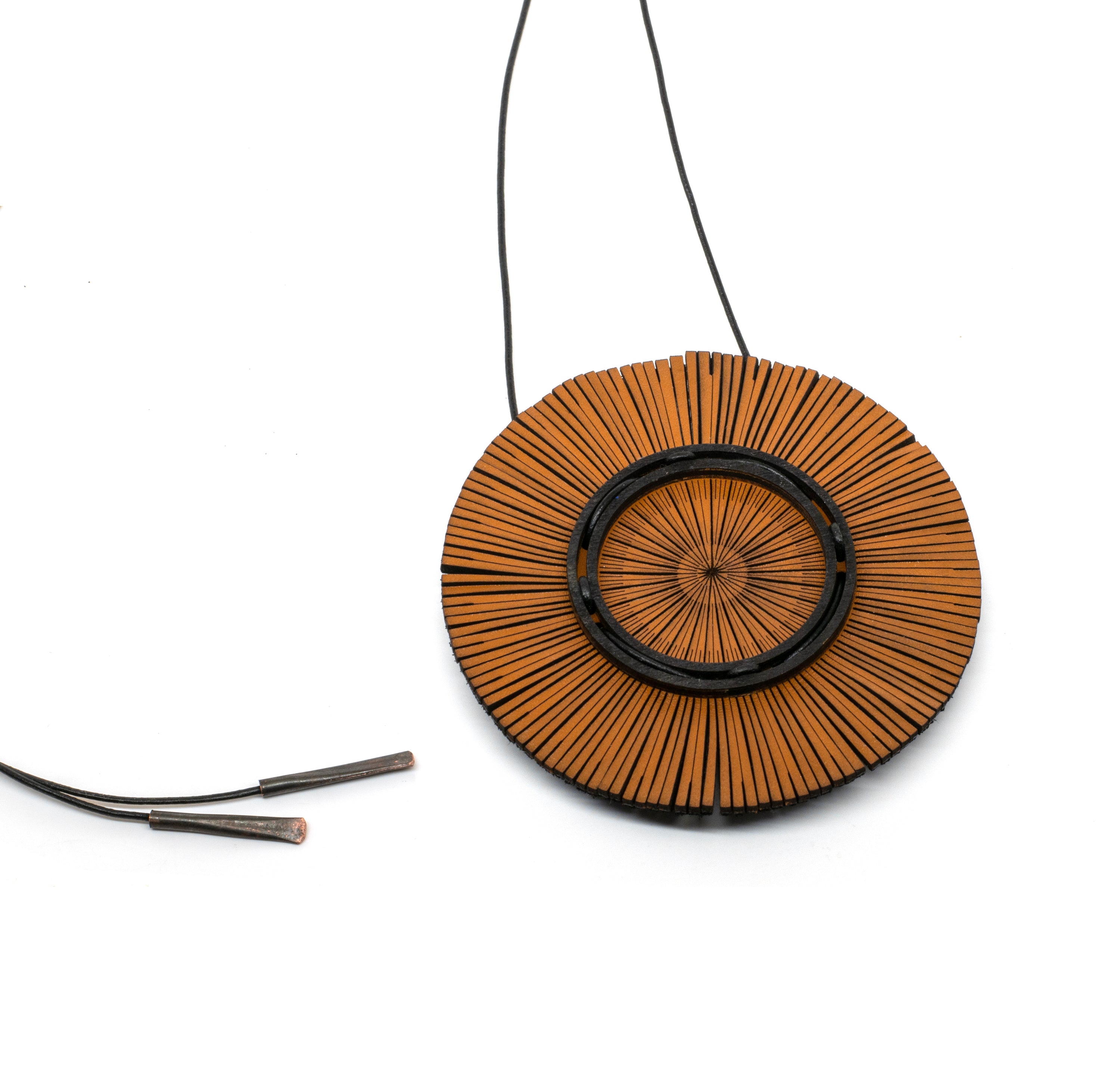Saulė Necklace