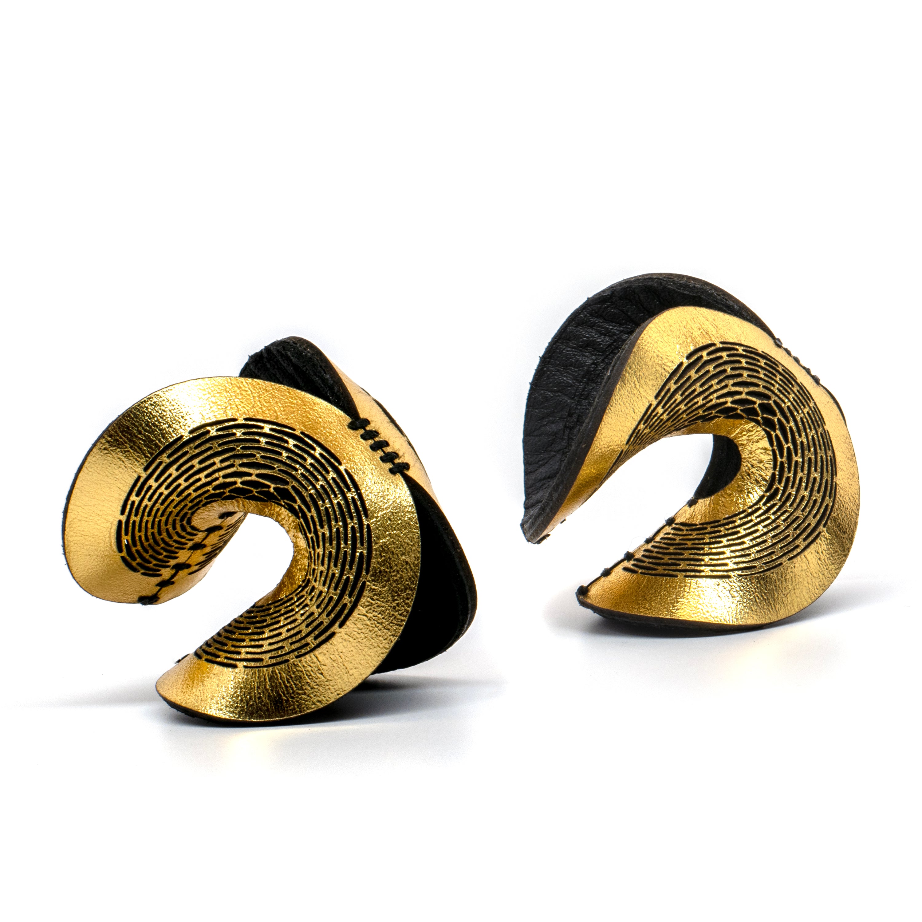 Side Saddle Ring